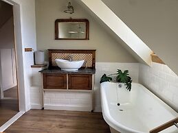 Highland Rooms - Room Only No Breakfast