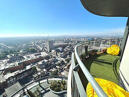 Stylish 1-Bedroom Apt with Stunning London Views