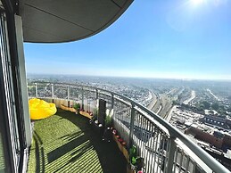 Stylish 1-Bedroom Apt with Stunning London Views
