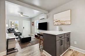 Beach 5 Villas - Immaculate 300 steps from the Ocean