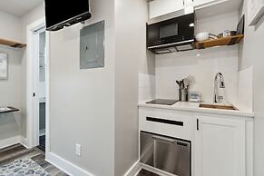 Beach 5 Villas - Immaculate 300 steps from the Ocean