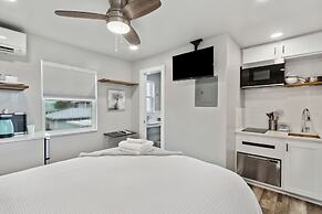 Beach 5 Villas - Immaculate 300 steps from the Ocean