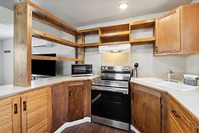 Beach 5 Villas - Immaculate 300 steps from the Ocean