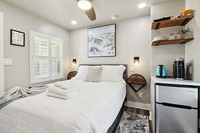 Beach 5 Villas - Immaculate 300 steps from the Ocean