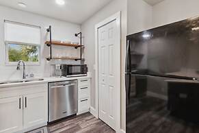 Beach 5 Villas - Immaculate 300 steps from the Ocean