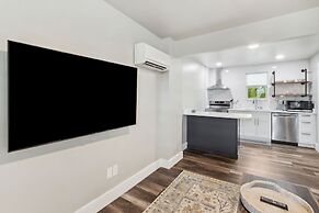 Beach 5 Villas - Immaculate 300 steps from the Ocean