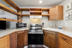 Beach 5 Villas - Immaculate 300 steps from the Ocean