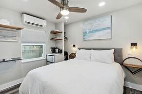 Beach 5 Villas - Immaculate 300 steps from the Ocean