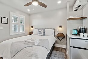 Beach 5 Villas - Immaculate 300 steps from the Ocean