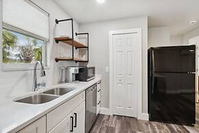 Beach 5 Villas - Immaculate 300 steps from the Ocean