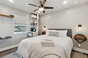 Beach 5 Villas - Immaculate 300 steps from the Ocean