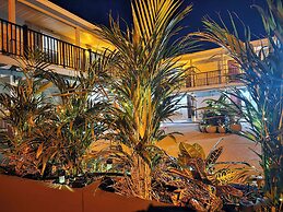 Beach 5 Villas - Immaculate 300 steps from the Ocean