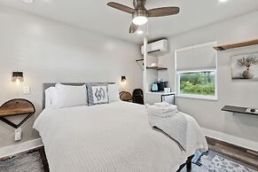 Beach 5 Villas - Immaculate 300 steps from the Ocean