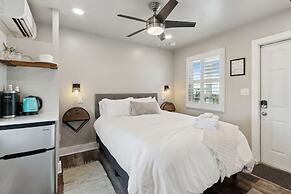 Beach 5 Villas - Immaculate 300 steps from the Ocean