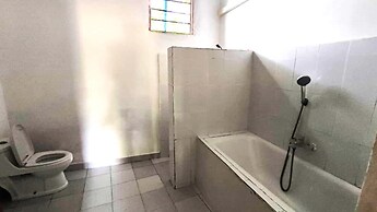 zanzllywood hotel and apartments