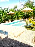 zanzllywood hotel and apartments