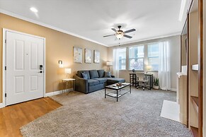 2BR Getaway Pool Gym Basketball Court Theater Access