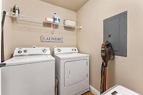 2BR Getaway Pool Gym Basketball Court Theater Access