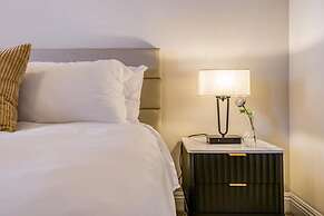 2BR Getaway Pool Gym Basketball Court Theater Access