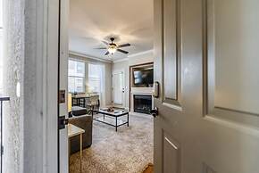 2BR Getaway Pool Gym Basketball Court Theater Access