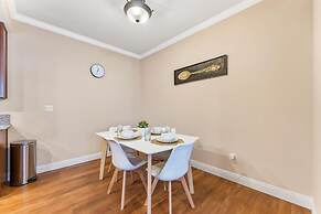 2BR Getaway Pool Gym Basketball Court Theater Access