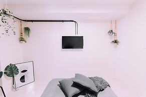Minimalist Loft 201