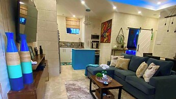 Have fun With the Whole Family at This Stylish Place With Smart Home F