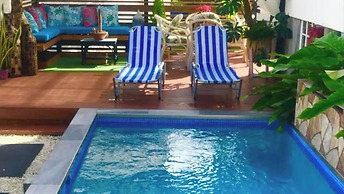 Have fun With the Whole Family at This Stylish Place With Smart Home F