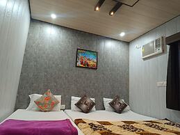 Goroomgo Shiv Kashi p. Guest house