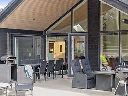 5 Star Holiday Home in Dronningmolle