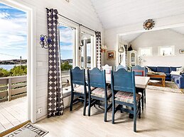 6 Person Holiday Home in Anneland