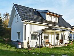 4 Person Holiday Home in Oksvoll