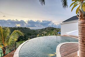 Kelingking Parama Resort