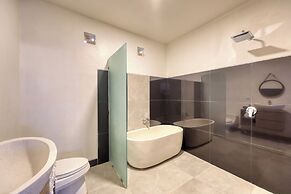 Kelingking Parama Resort