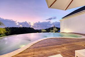 Kelingking Parama Resort