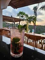 Kelingking Parama Resort