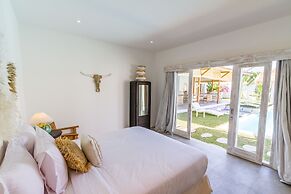 Villa Opaline by Alfred in Bali - Exquisite Architectural Villa With O