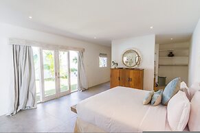 Villa Opaline by Alfred in Bali - Exquisite Architectural Villa With O