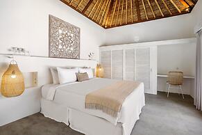 Villa Surga Blue by Alfred in Bali - Brand New 5 BR Pool Villa in the 
