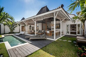 Villa Makena by Alfred in Bali - Stunning Tropical 6BD Villa Near the 