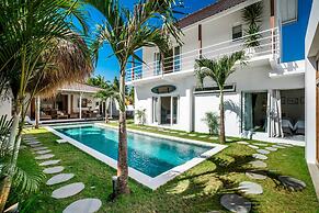 Villa Makena by Alfred in Bali - Stunning Tropical 6BD Villa Near the 