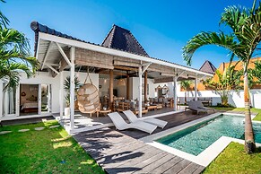Villa Makena by Alfred in Bali - Stunning Tropical 6BD Villa Near the 