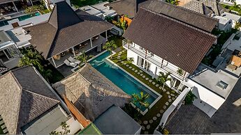 Villa Makena by Alfred in Bali - Stunning Tropical 6BD Villa Near the 