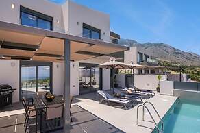 Four Horizons Luxury Villas