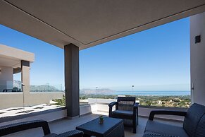 Four Horizons Luxury Villas