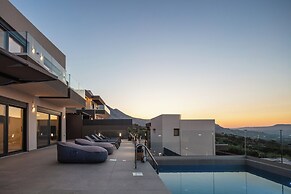 Four Horizons Luxury Villas