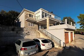 Sea View Apartment Doris