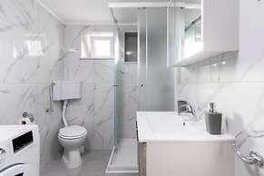 Sea View Apartment Doris