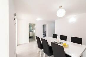 Sea View Apartment Doris