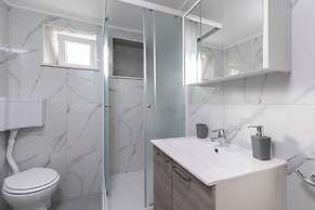 Sea View Apartment Doris